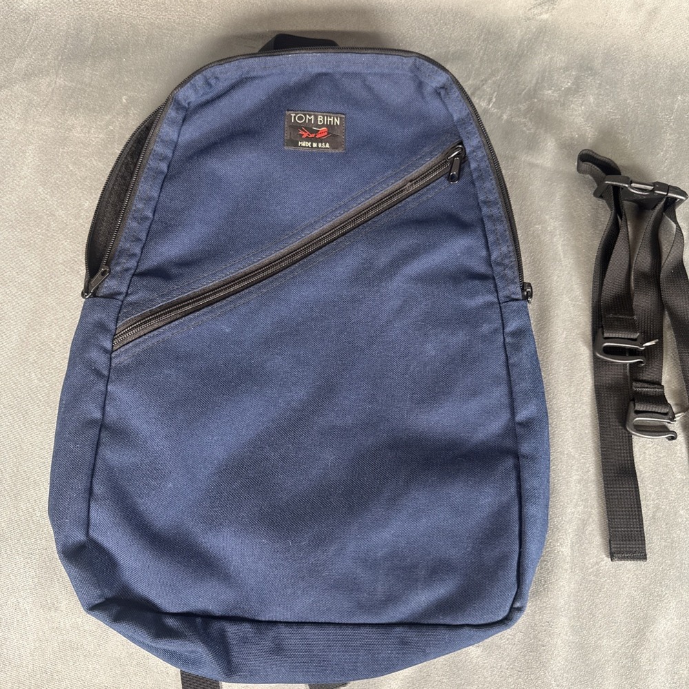 Tom Bihn Daylight Backpack Navy Blue Ballistic Nylon Made USA w Organizer Pouch